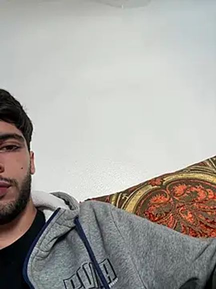 Hornylittleboyxx