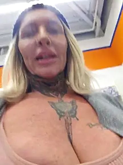 YourMommyBlair