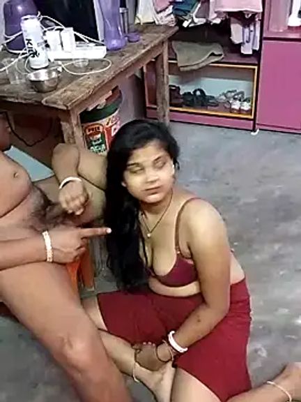 Hot_desicouple69
