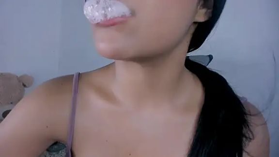 veky_saliva01