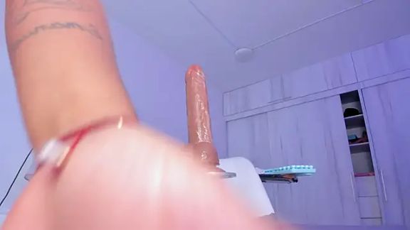 mia_hank