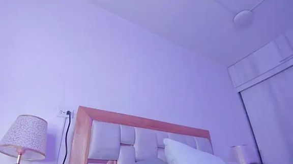 mia_hank