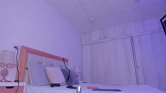 mia_hank