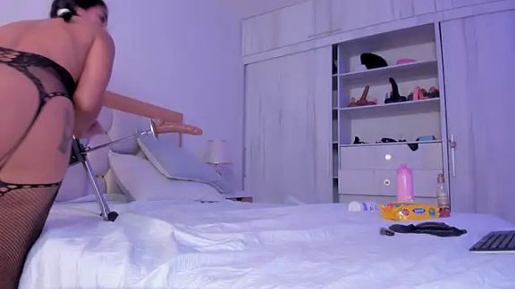 mia_hank