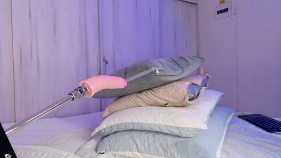 mia_hank