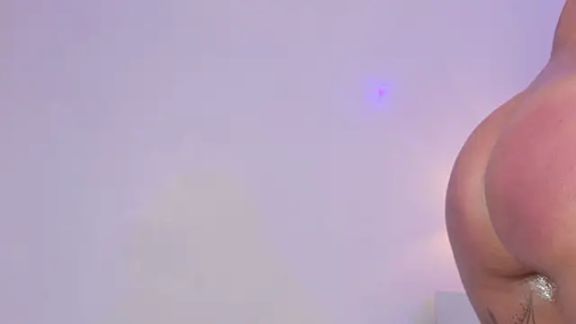 mia_hank