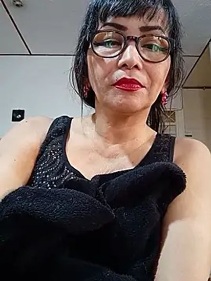 kelly_squirting