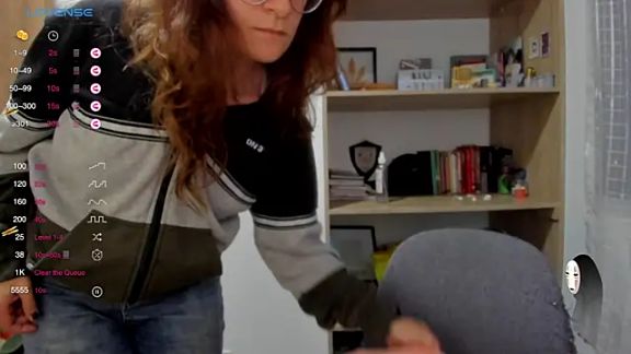linda_giggle