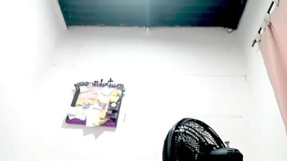 PetiteIvoryQueen19