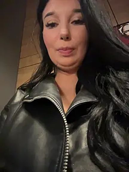 Tisha_Busty