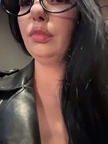 Tisha_Busty
