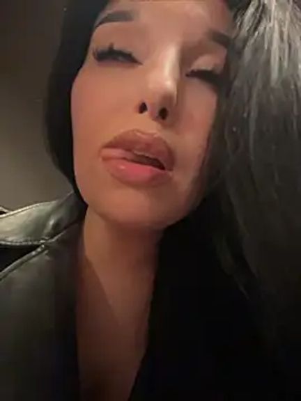 Tisha_Busty