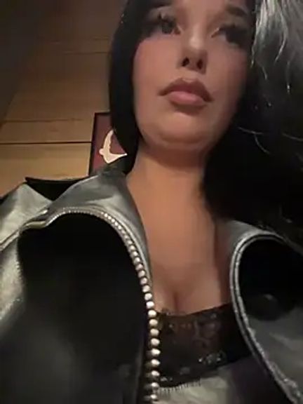 Tisha_Busty