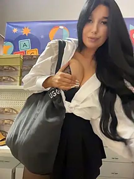 Tisha_Busty