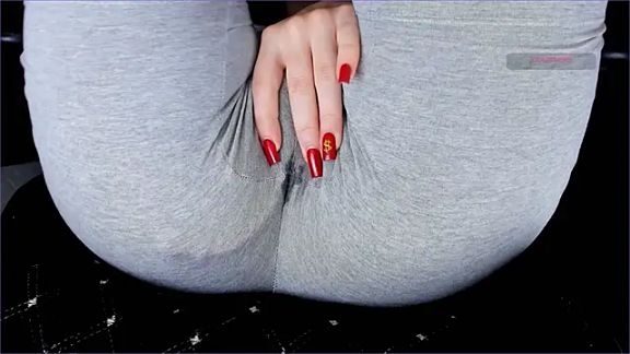 Cameltoe_squirt_inPants