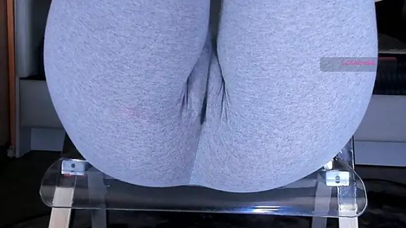Cameltoe_squirt_inPants
