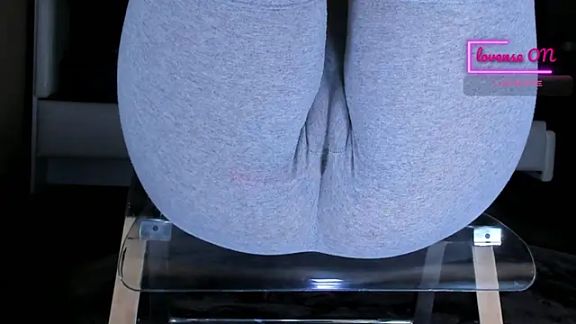 Cameltoe_squirt_inPants