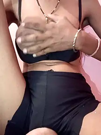 Stripper_Maahi