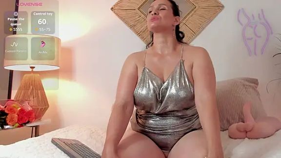 viviannehill_hot