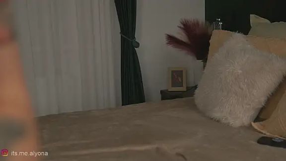 Alyonaqueen_