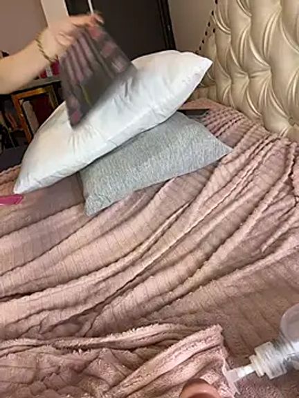 isabella_hairy