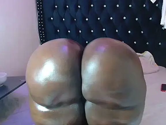 Toomuchbooty33