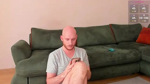 Liv_coy