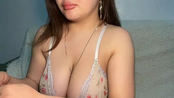 anora_sunny