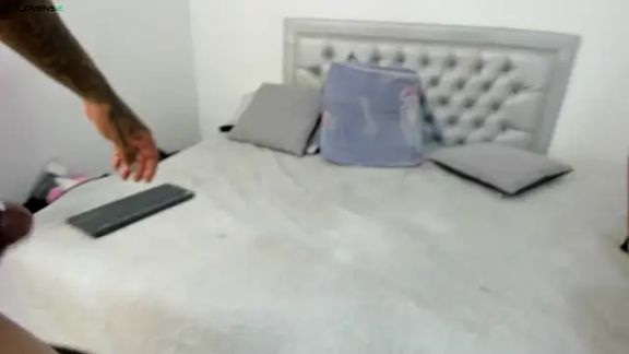SEXXYLATINCOUPLE1