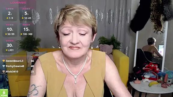 SexyGrandma_
