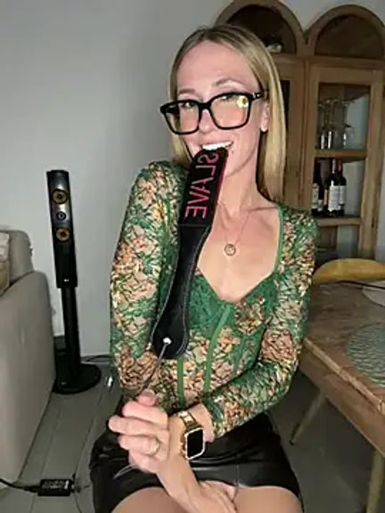 lola_tentatiion