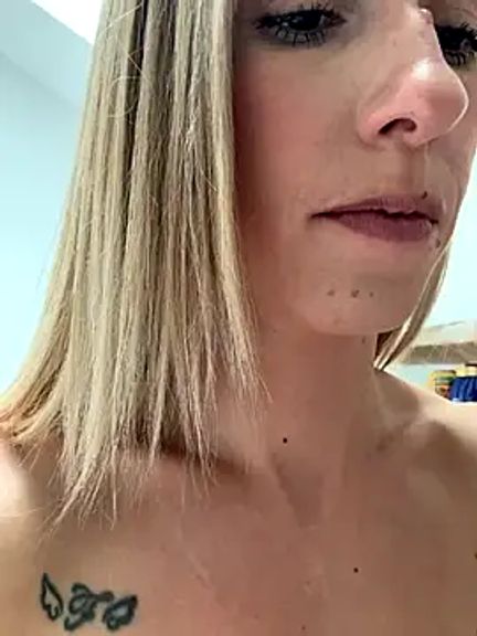 lola_tentatiion
