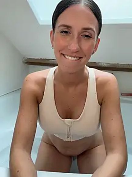 lola_tentatiion