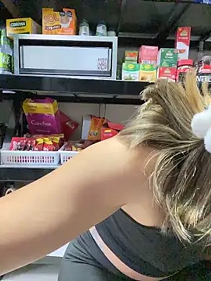 Andrea_19blonde