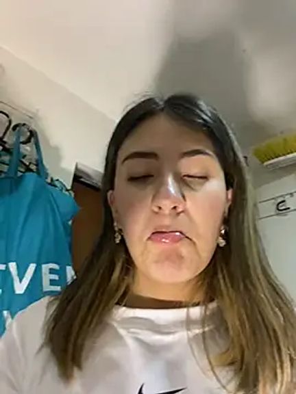 Andrea_19blonde