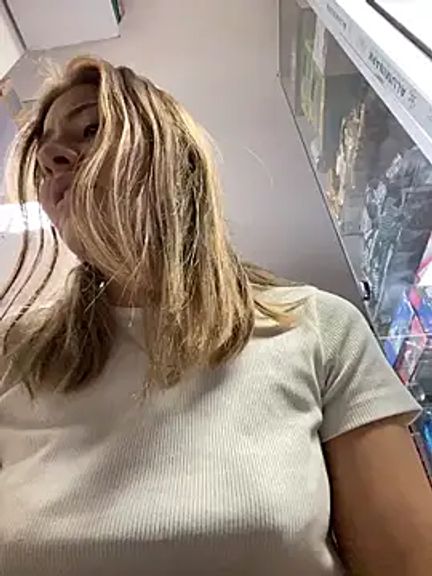 Andrea_19blonde