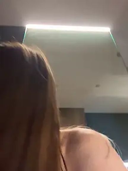 Alina_Vibe_Me