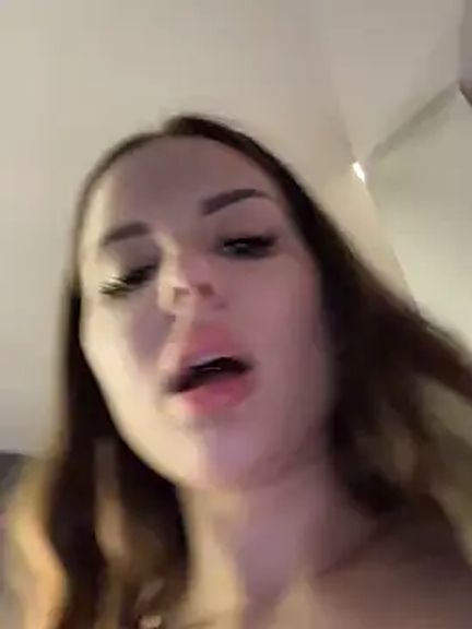Alina_Vibe_Me