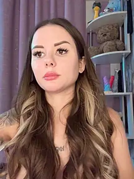 Alina_Vibe_Me