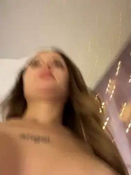 Alina_Vibe_Me