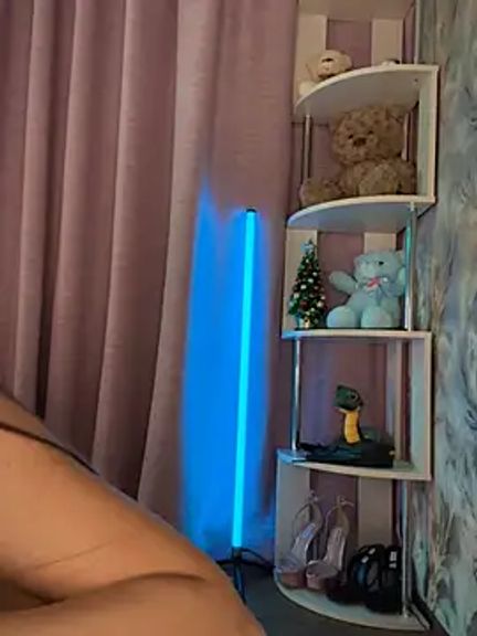 Alina_Vibe_Me