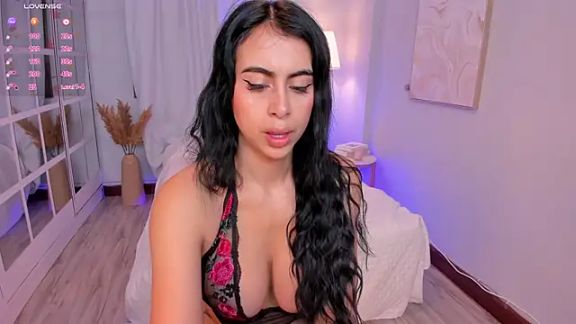 LeahJones_