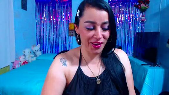 thaliia_hot
