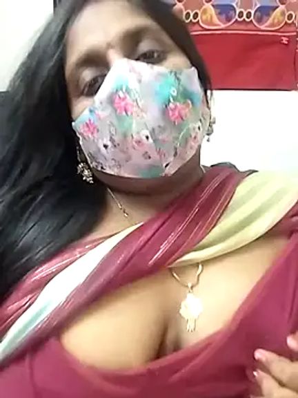 Sexy_Radhikaa