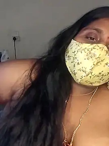 Sexy_Radhikaa