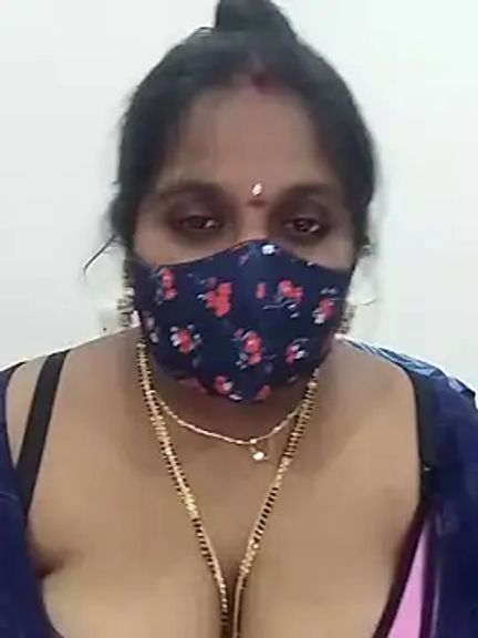 Sexy_Radhikaa