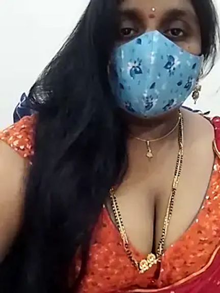 Sexy_Radhikaa