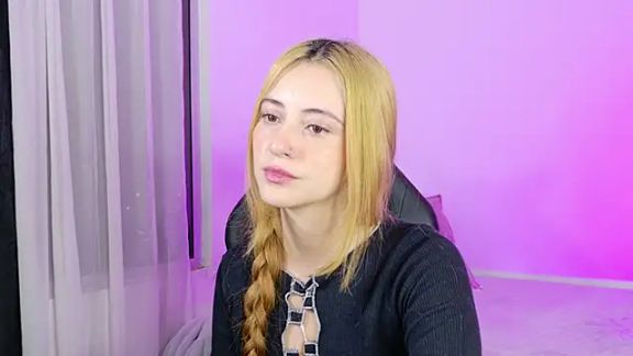 annie_mora