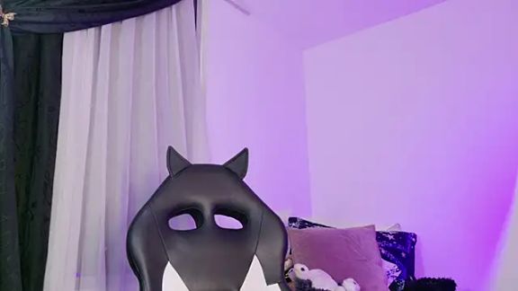 annie_mora