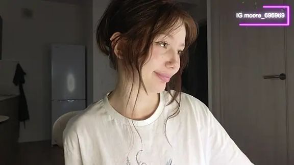 Sakura_Moore